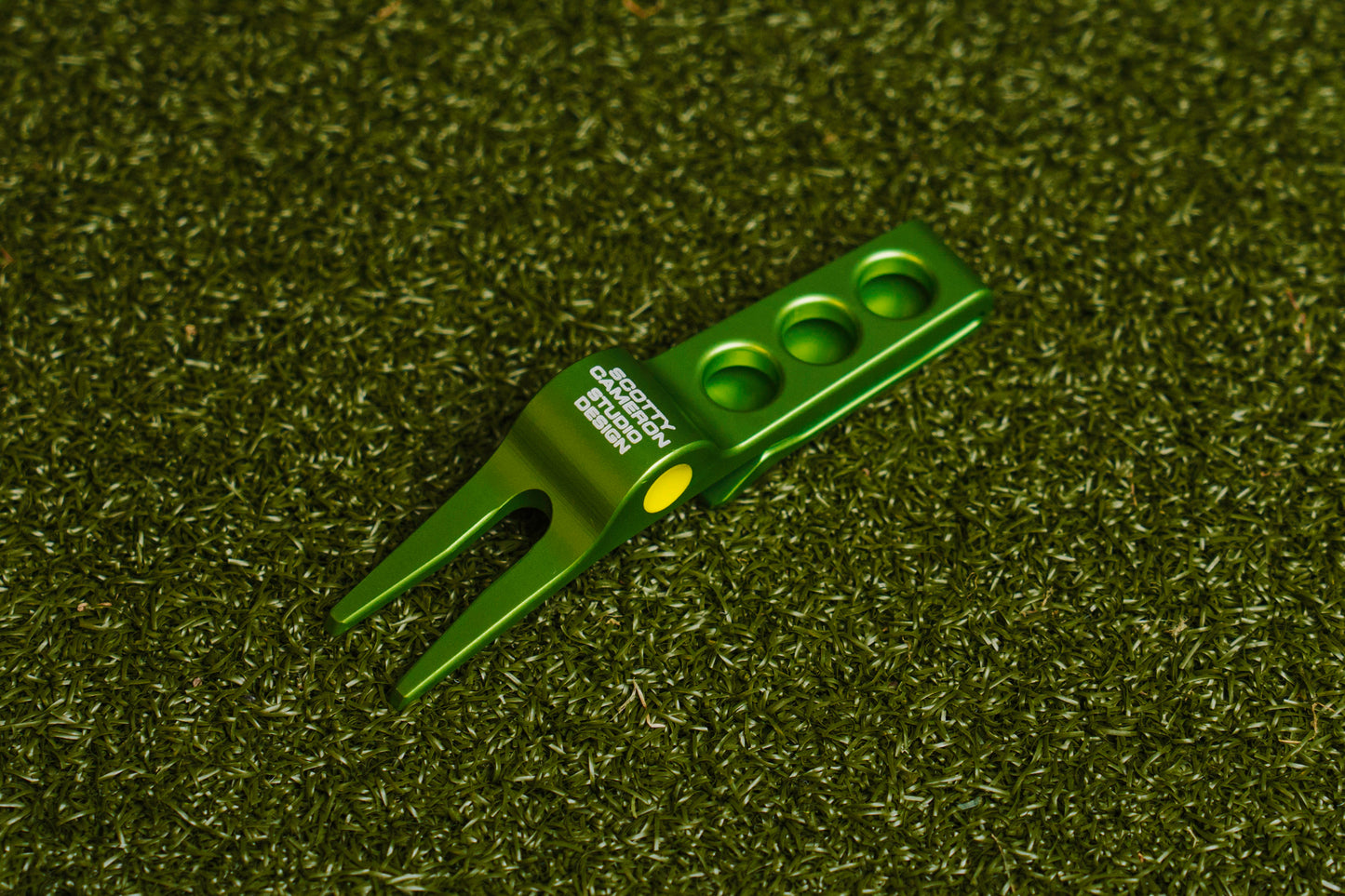 Scotty Cameron 2023 Pearls - Bright Dip Lime - Griinihaarukka