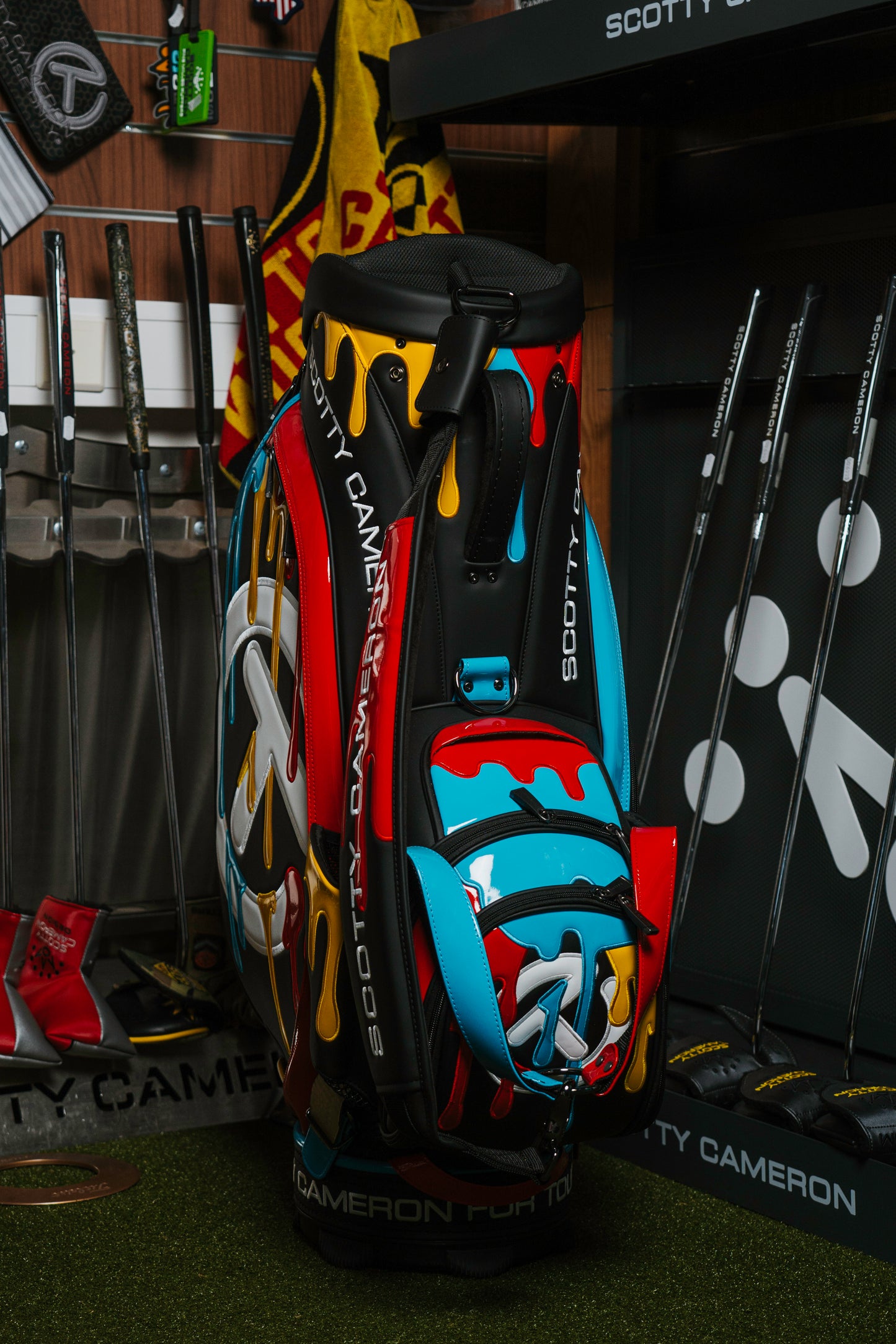Scotty Cameron 2025 Tour Bag PAINT DRIP