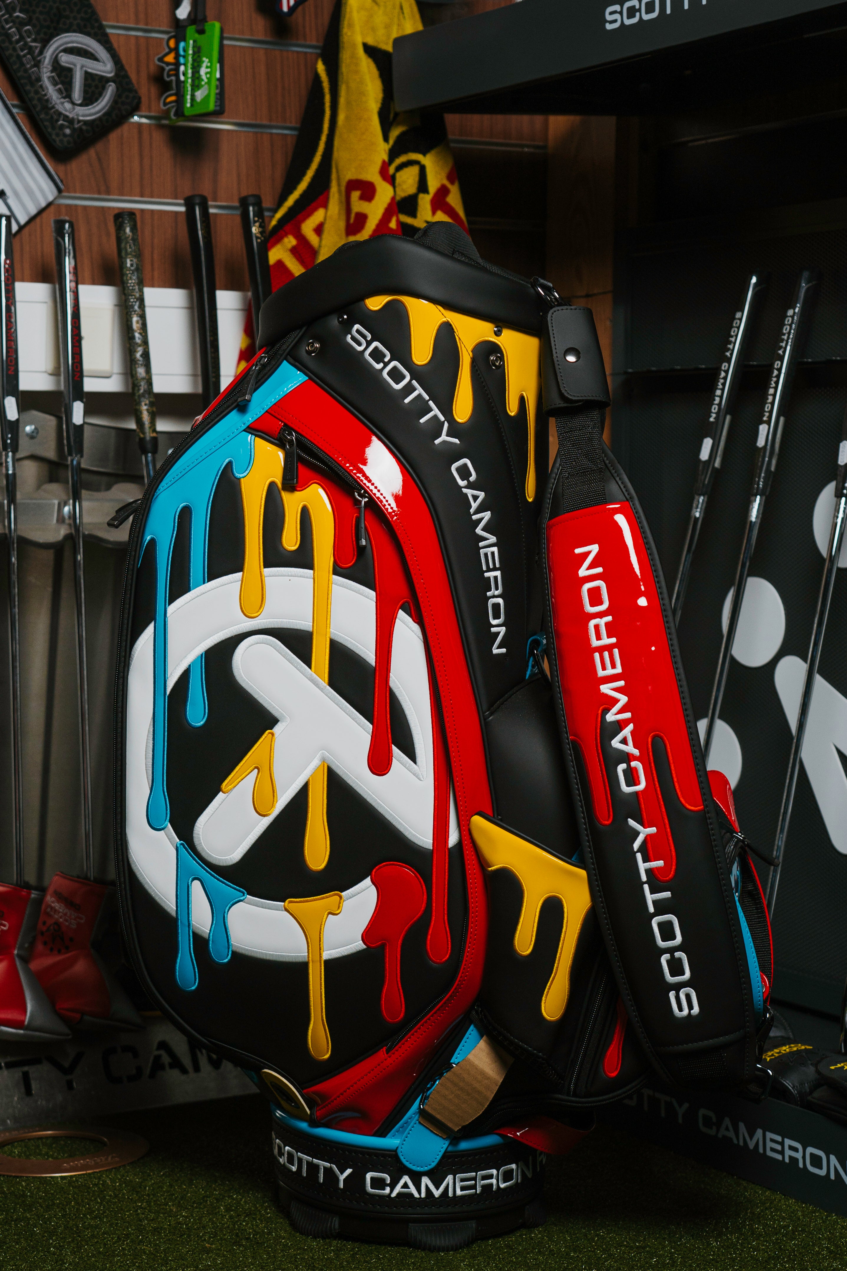 Scotty Cameron 2025 Tour Bag PAINT DRIP – Vili Custom Golf