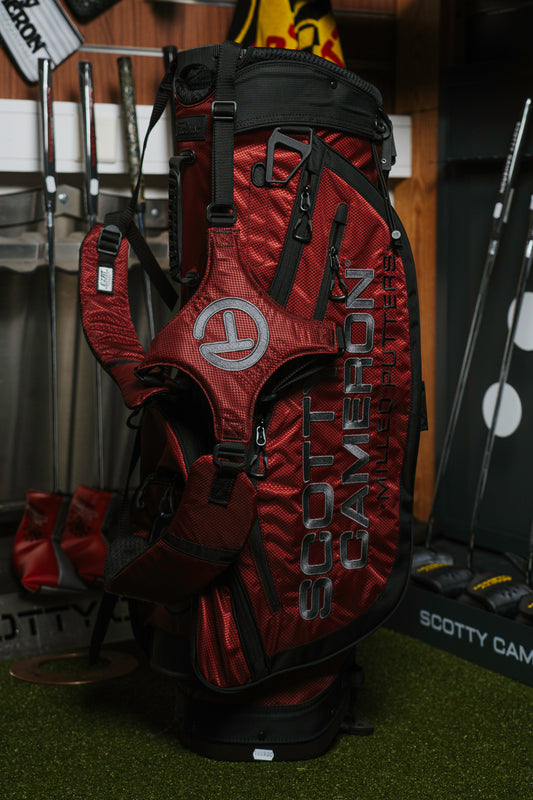Scotty Cameron 2023 US Open Pathfinder - Mainstay - Garnet Red- kantobägi